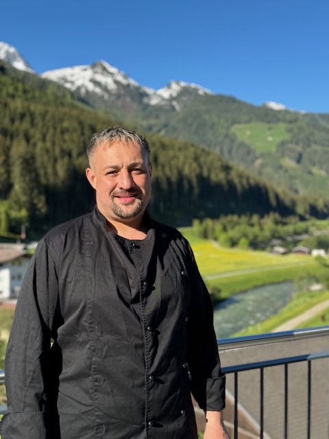 Adrian, ein wertvolles Mitglied des Teams