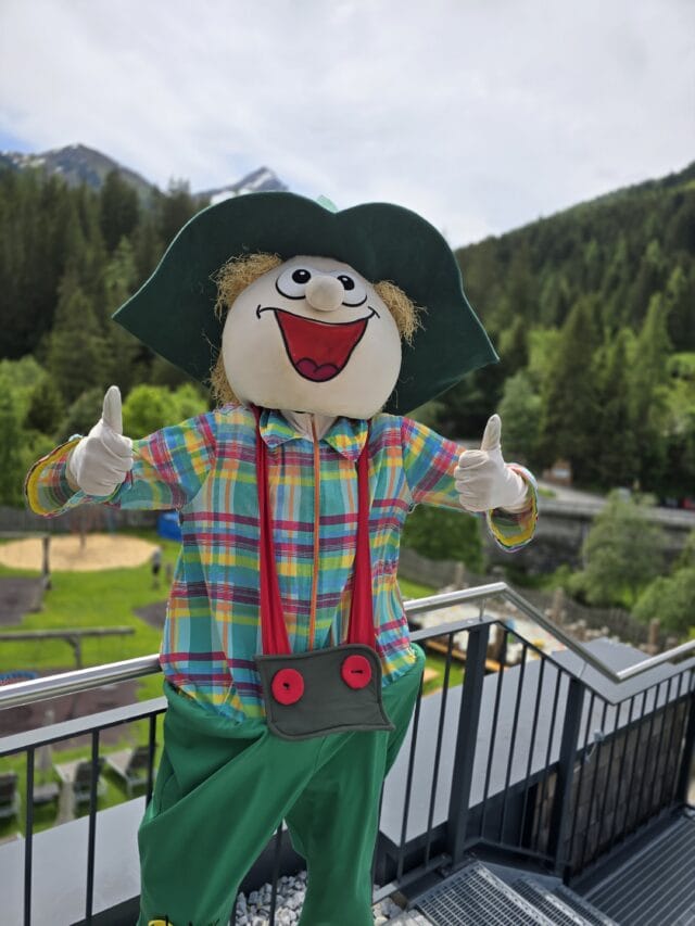Lustige Figur mit grüner Hose und Hut