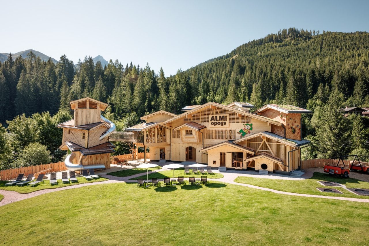 hotel almhof almi opolis ansicht terrasse