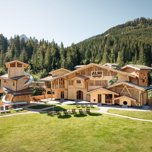hotel almhof almi opolis ansicht terrasse